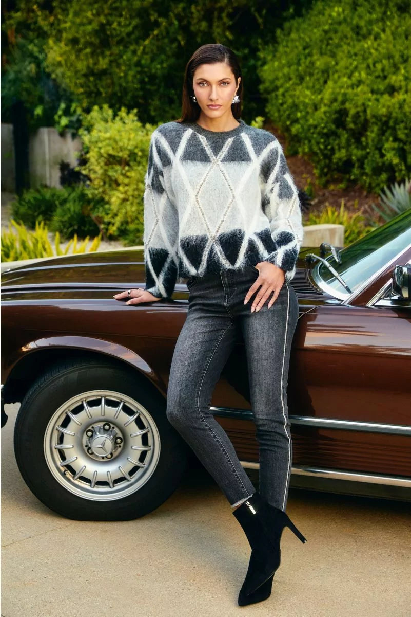 Frank Lyman Grey and White Diamond Pattern Knit Sweater