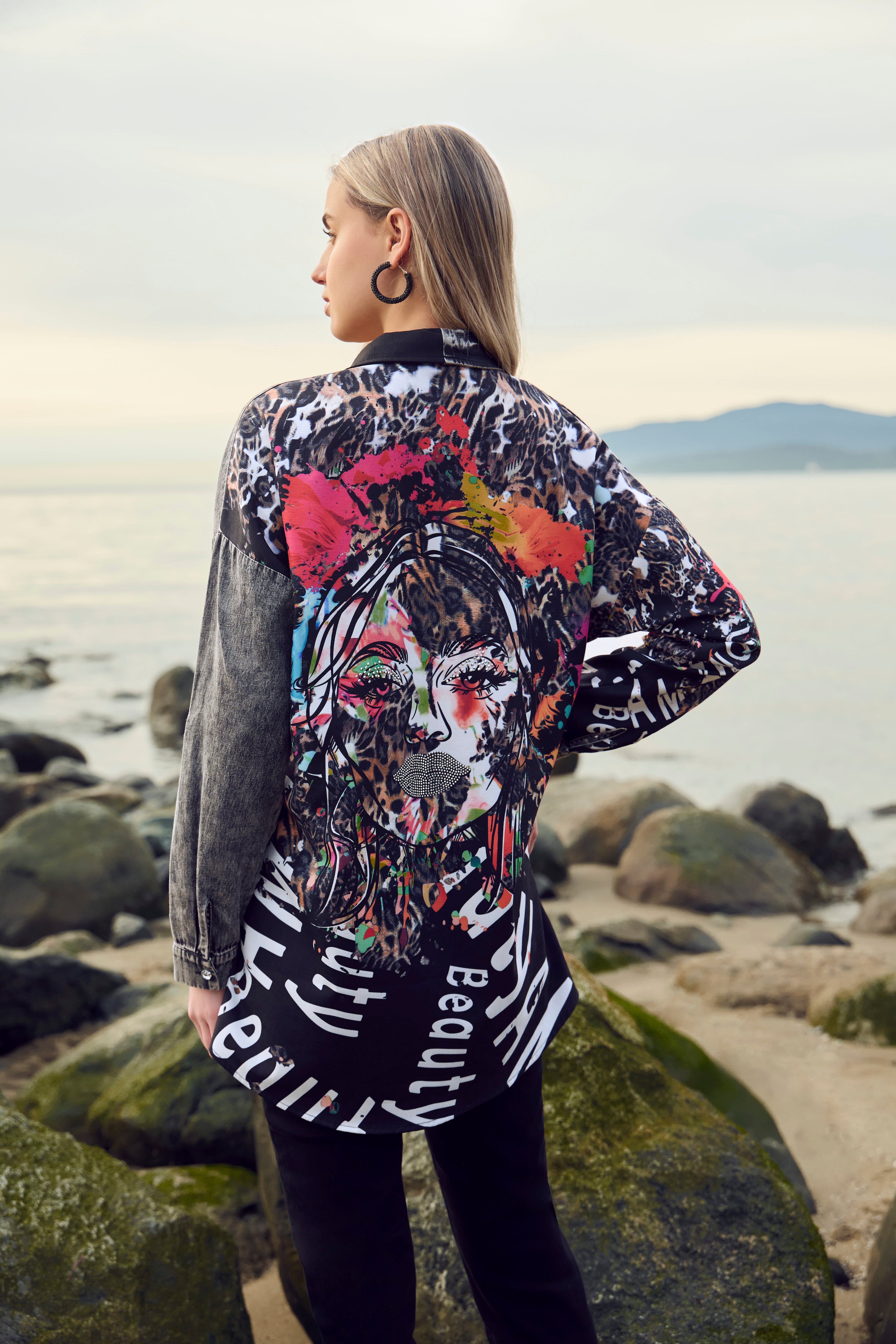 Frank Lyman Animal Print Long Sleeve Shirt Style 253749