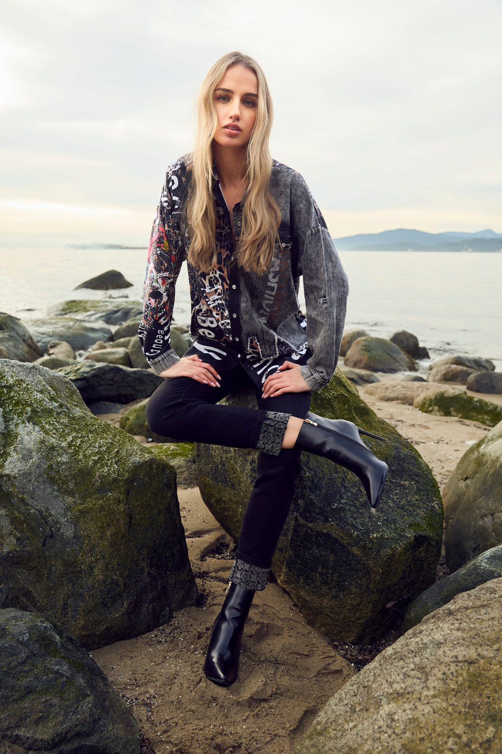Frank Lyman Animal Print Long Sleeve Shirt Style 253749