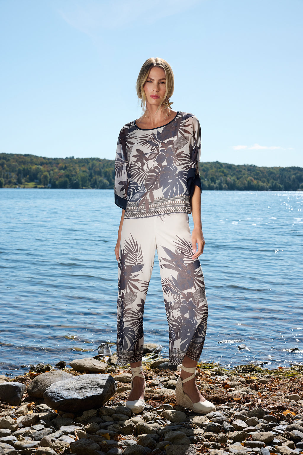 Frank Lyman Floral Embroidered Pullover Style 266107