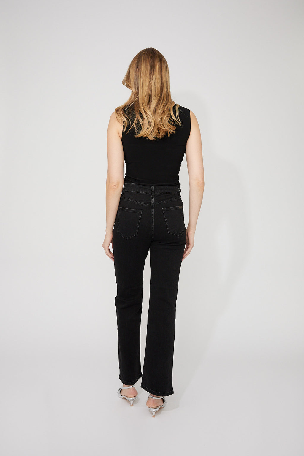 Frank Lyman Sparkle High-waisted Slim Jeans Style 253736