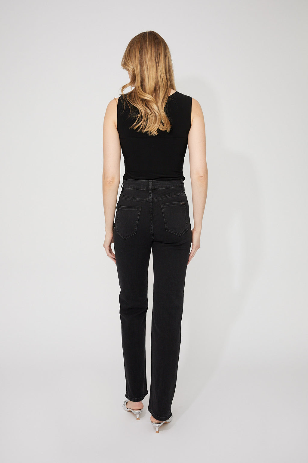 Frank Lyman Sparkle High-waisted Slim Jeans Style 253736
