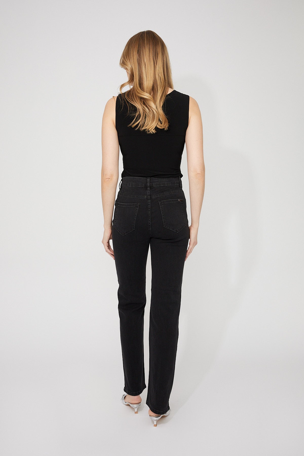 Frank Lyman Sparkle High-waisted Slim Jeans Style 253736
