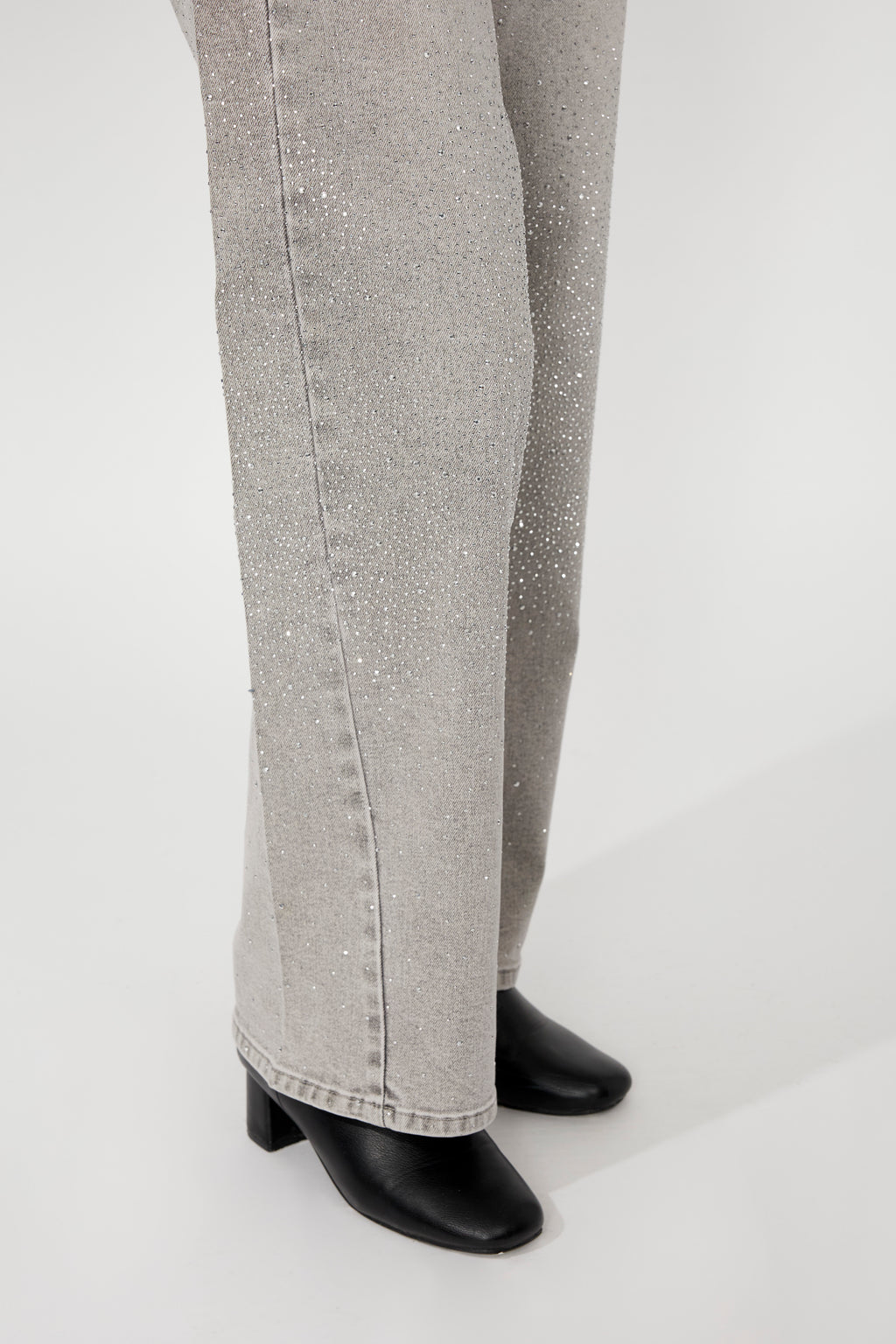 Frank Lyman Relaxed Mid-rise Jeans Style 253859
