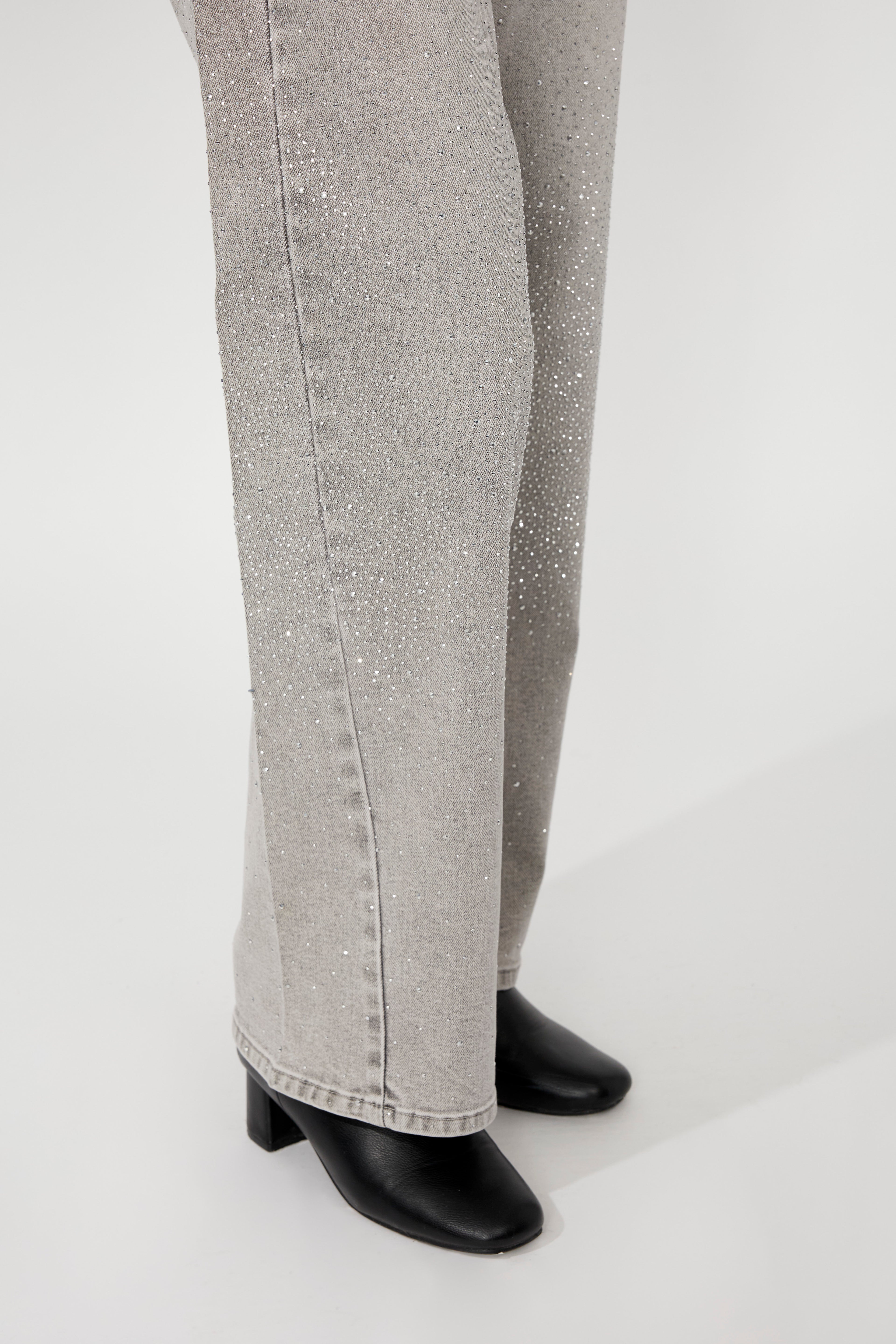 Frank Lyman Relaxed Mid-rise Jeans Style 253859