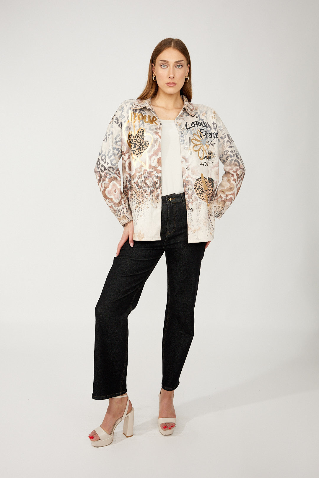 Frank Lyman Shirt With Graphic And Leopard Heart Detail 254934