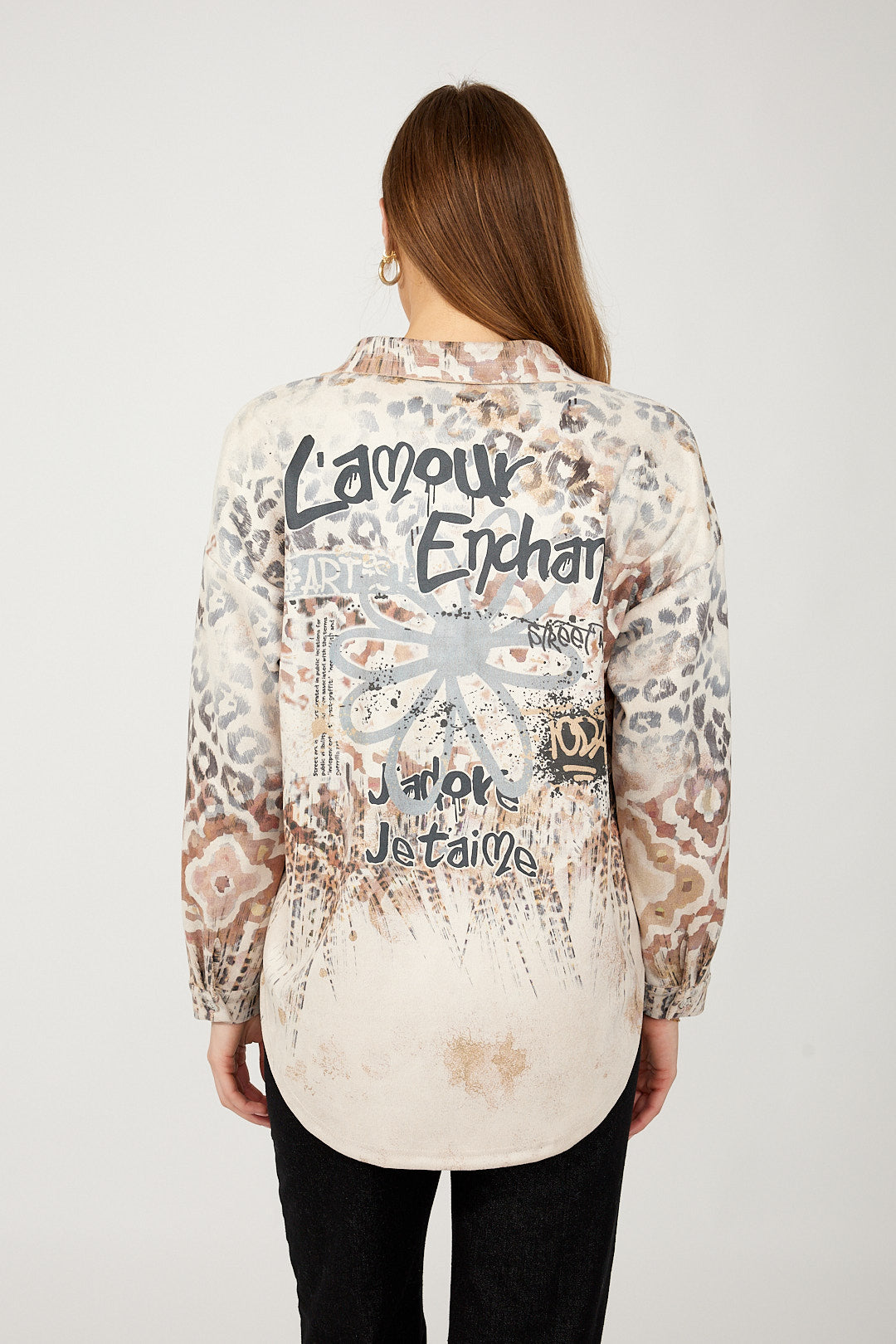 Frank Lyman Shirt With Graphic And Leopard Heart Detail 254934