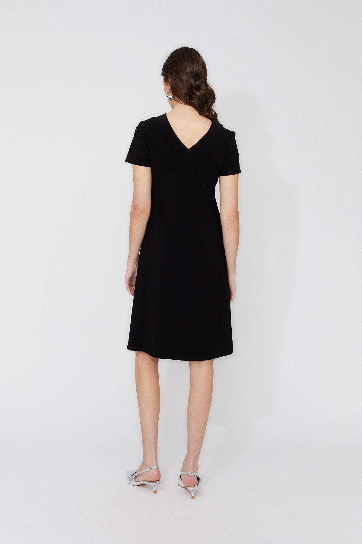 Frank Lyman Knee-length Shift Dress Style 261014
