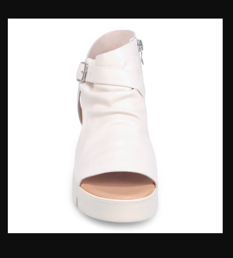 Django & Juliette Rufuss Flatform Sandal