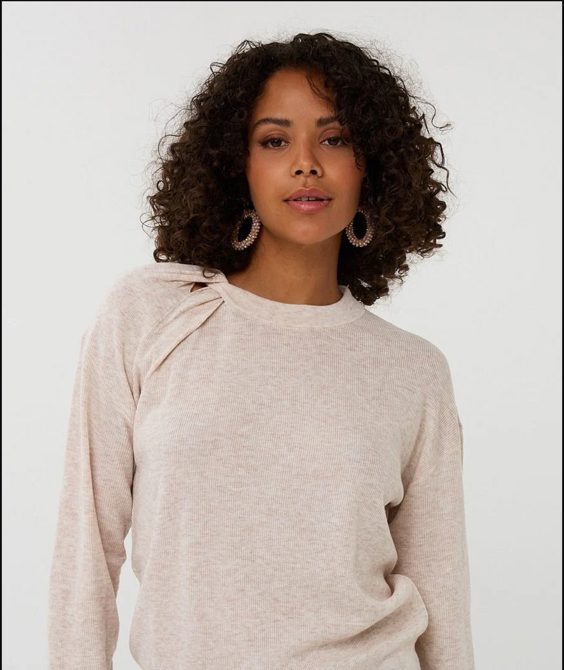 Esqualo Long Sleeve Twisted Knit Sweater 2507512