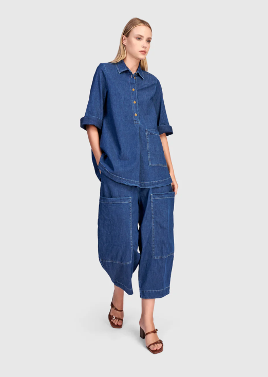 Alembika Bold Barrel Capri Pants, Denim SP707D