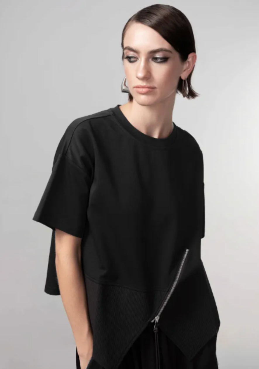 HAAKŌ H1011 Black Short Sleeve Top