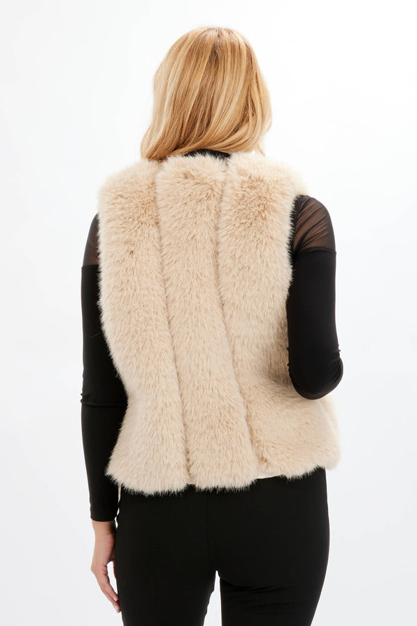 FRANK LYMAN Faux Fur Vest Style 234130u