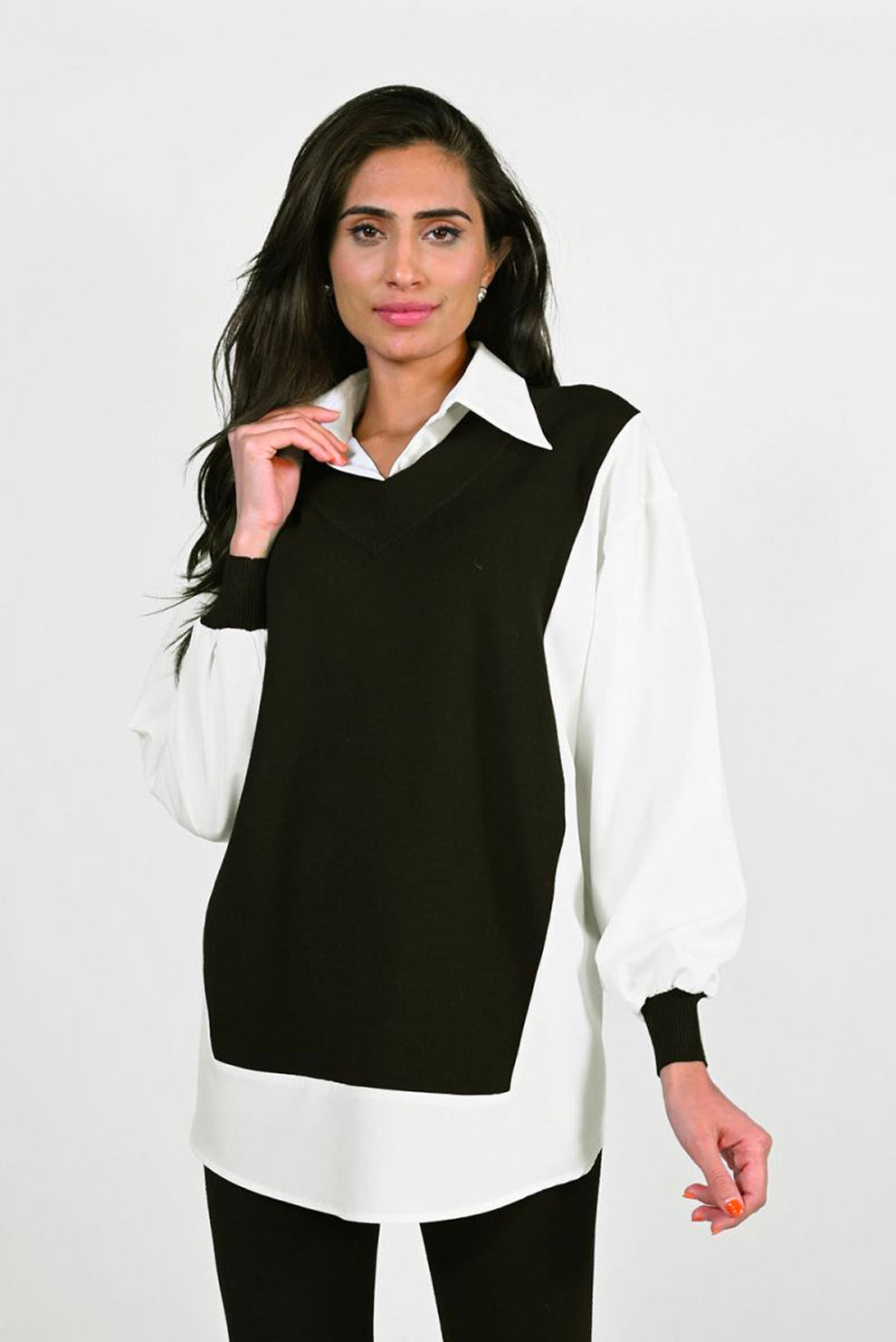 Frank Lyman Black and White Woven Blouse Style | Style: 223437