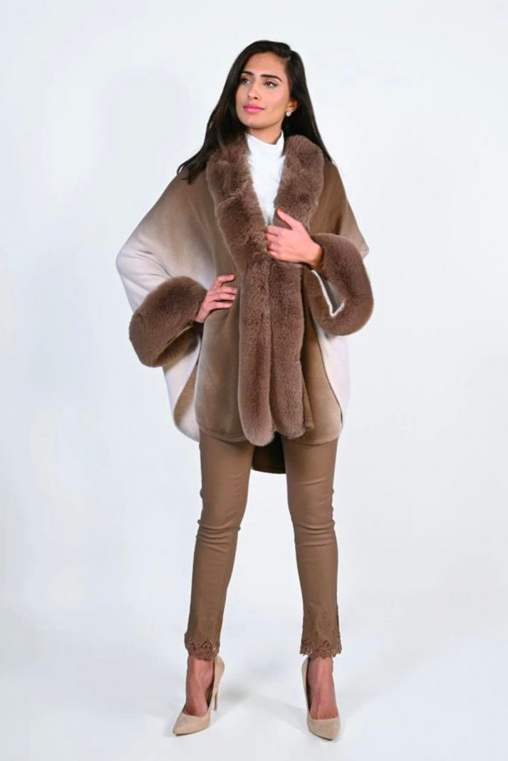 Frank Lyman Knit Cape | Style: 223445U