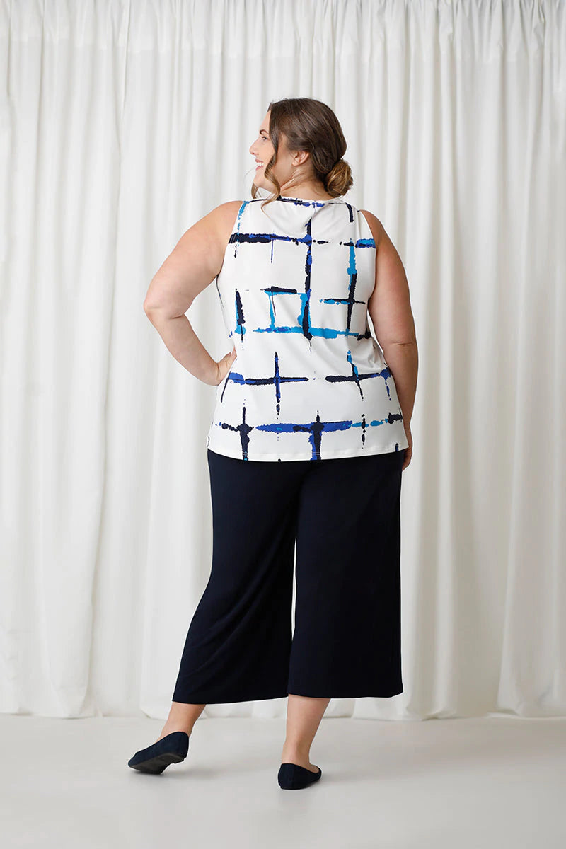 Trapeze Tank
